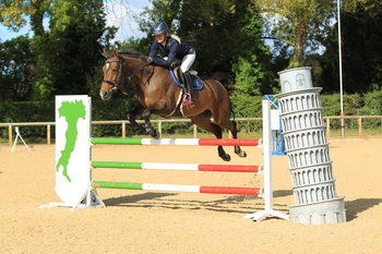 Samantha Baker Lands the Top Spot in the Dodson & Horrell 1.05m National Amateur Second Round at Cherwell Competition Centre